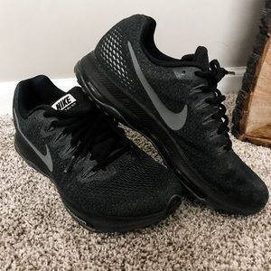 Nike zoom all out low tennis shoes
